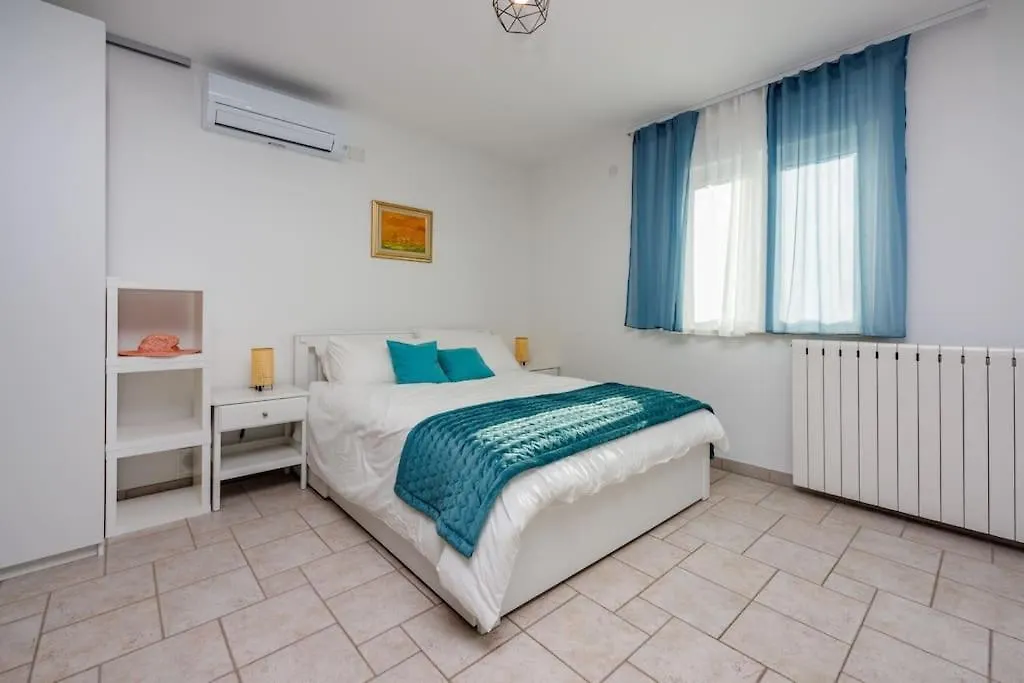 Luxe Blue Apartment Smrika