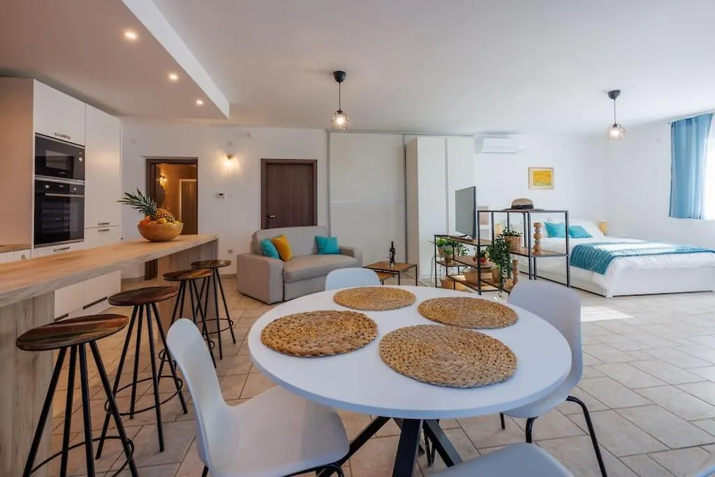 Luxe Blue Apartment Smrika